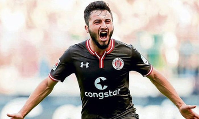 KÜSTAH KARAR! BARIŞ PINARI HAREKATI’NA DESTEK VEREN EMRE CENK ŞAHİN’İN SÖZLEŞMESİ FESHEDİLDİ!.