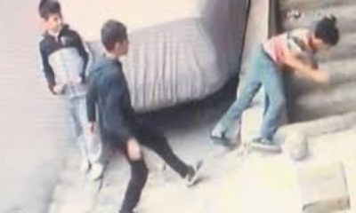 2 METRE YÜKSEKLİKTEN ÖLÜME ATTI!.