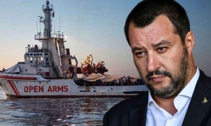 GÖÇMENLERİ HAFTALARCA AÇIK DENİZDE BEKLETEN BAKANA SORUŞTURMA!.