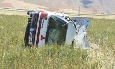 OTOMOBİL TARLAYA DEVRİLDİ! 4 YARALI…