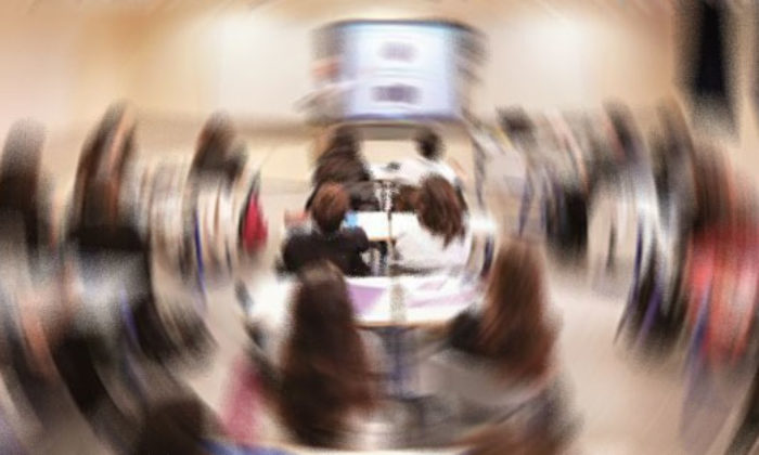 SKANDALIN BÖYLESİ! DİN KÜLTÜRÜ VE AHLAK BİLGİSİ DERSİNE GİREN ÖĞRETMEN HRİSTİHAN ÇIKTI!.