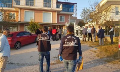 KORKUNÇ OLAY! EVİNİN KAPISINDA ASILI BULUNDU!.