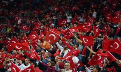TÜRKİYE-İZLANDA MAÇINI 48 BİN TARAFTAR İZLEDİ!.