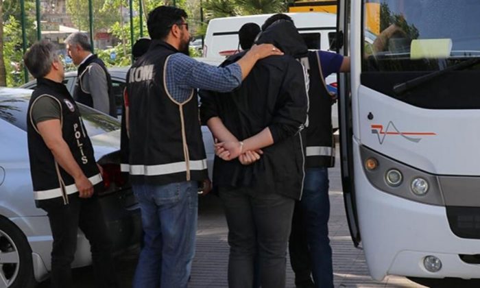 İzmir merkezli FETÖ operasyonu: 43 tutuklama…