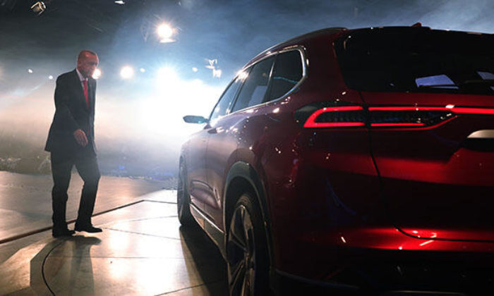 Yerli otomobil tanıtımında dikkat çeken an!. Başkan Erdoğan görür görmez değiştirilmesini istedi!.