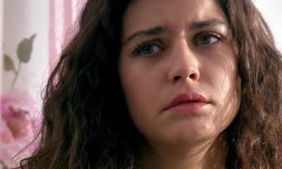 Parayı görünce döküldü!. Ahlaksız dizilerin oyuncusu Beren Saat, Netflix’in sapkın propagandalarını böyle savundu!.