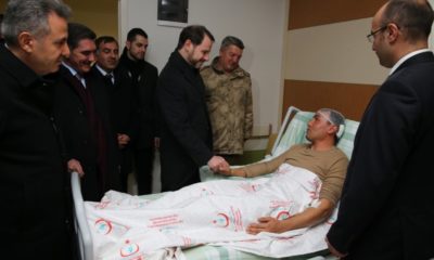 Berat Albayrak Ağrı’da yaralı askerleri ziyaret etti!.