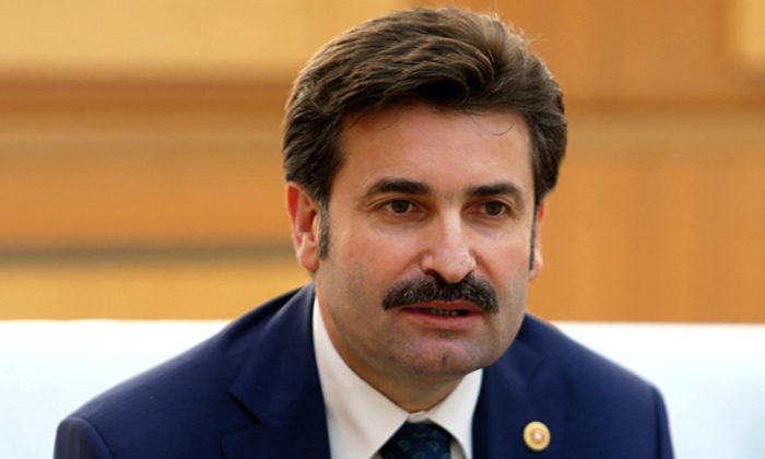 Başbakan Eskisi Davutoğlu’nun kurmayından akıllara zarar sözler!.