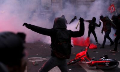 Paris toz duman.. Eyfel Kulesi kapatıldı!.