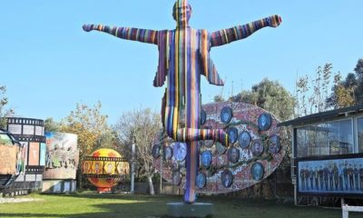 İzmir’de tepki çeken Atatürk heykeli kaldırıldı!.