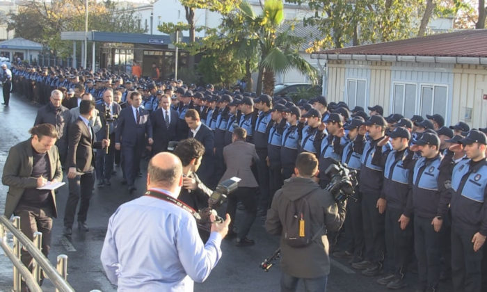 İmamoğlu kendisini ordu komutanı zannetmeye başladı!. 500 kişilik zabıta ordusunu karşısına dikti!.