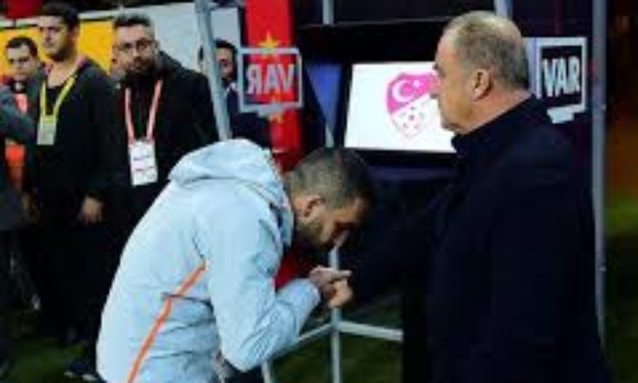 Arda Turan tekrar Galatasaray’da!.