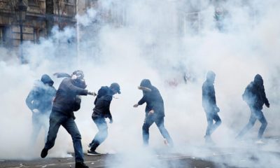 Fransa’da eylemcilere sis bombasıyla müdahale ediliyor!.