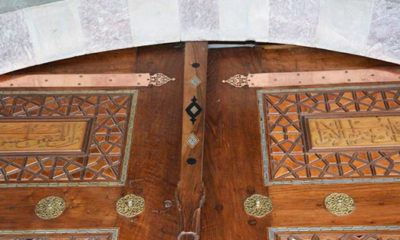 Süleymaniye Camii’nde restorasyon skandalı!. Ayetleri ters astılar!.