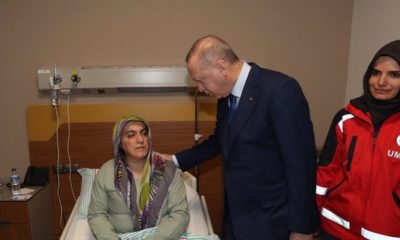Başkan Erdoğan depremde yaralanan vatandaşlarımızı hastanede ziyaret etti!.