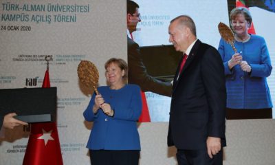 Cumhurbaşkanı Erdoğan’dan Merkel’i şaşırtan hediye…