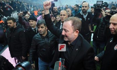 Sergen Yalçın, 20 bin taraftarın önünde imzayı attı!.