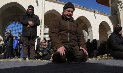 Türkiye’nin restore ettiği Bab Ulu Camisi’nde ilk cuma namazı kılındı!.
