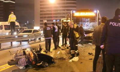 İstanbul’da metrobüsle motosiklet çarpıştı: 2 yaralı…