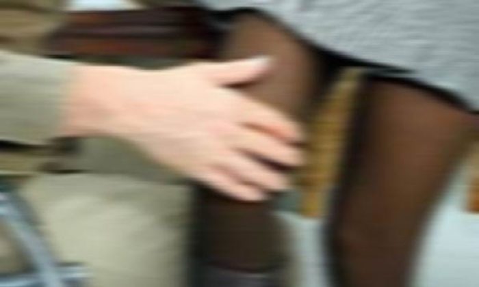 6 öğrencisine cinsel istismarda bulunduğu iddia edilen öğretmen tutuklandı!.