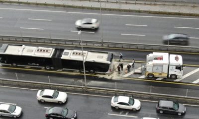 Şişli’de seyir halinde ki metrobüste yangın çıktı!. (video haber)