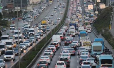 İstanbul’da trafiği felç eden yangın!.