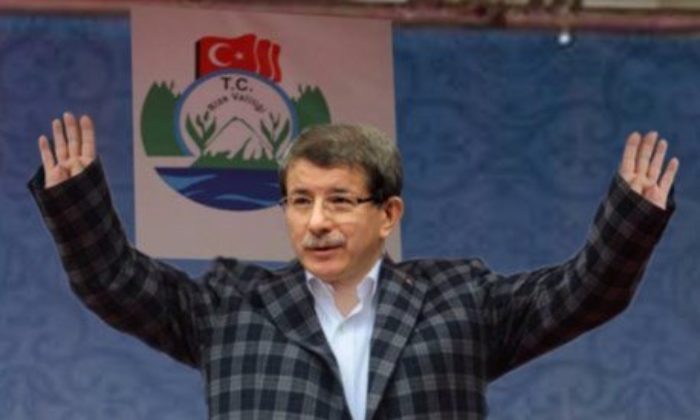 Başbakanlığı döneminde Esed’e ömür biçen Küçük Enişteye bak sen!. Diplomaside dikkatli konuşmak gerekiyormuş!.