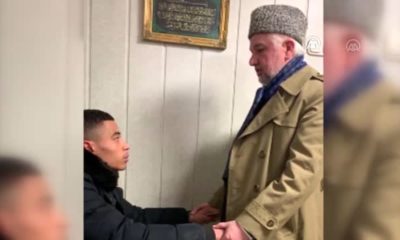 Almanya’da ırkçı terör saldırısından kurtulan Kamerunlu Müslüman oldu!. (video haber)