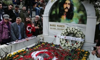 Barış Manço, ölümünün 21. yılında kabri başında anıldı!.