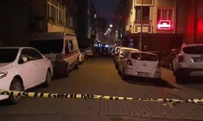 İstanbul’da gece dehşeti!. Kimlik soran 3 bekçiyi bıçakladı vurularak durdurulabildi!.