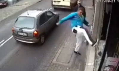 Hollanda’da Camiye saldıran ırkçı hayatının şokunu yaşadı!. (video haber)