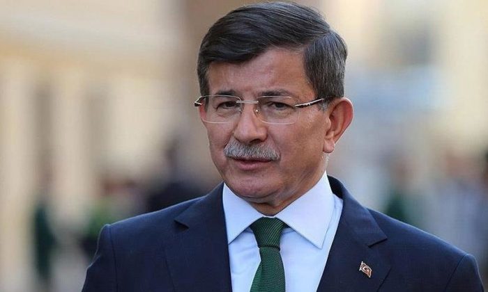 Kendi yaptırdığı düzmece anketlerde bile baraj altında kalan Bay Davut umudunu EYT’lilere bağladı!. (Tıkla İzle)