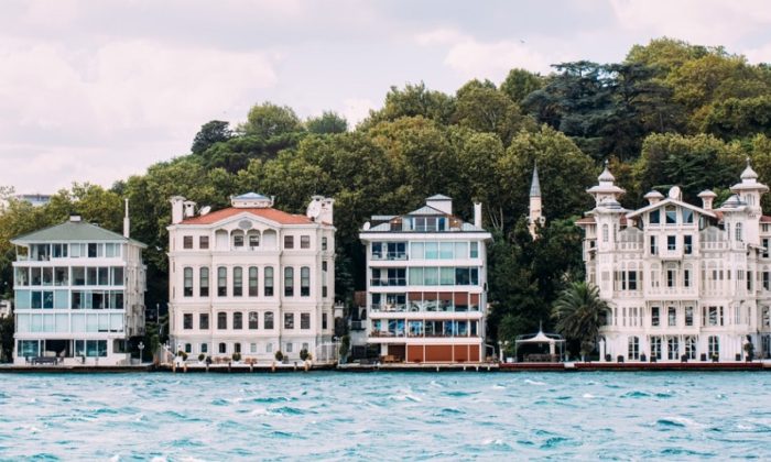 Değerli Konut Vergisi 1 yıl ertelendi!.