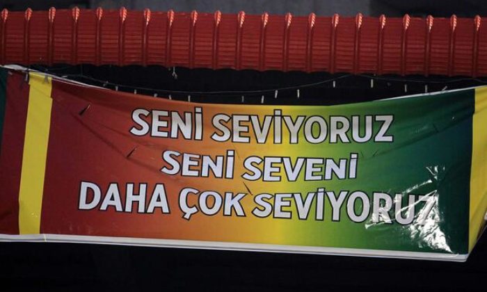Fenerbahçelilerin açtığı pankartta ki gizli gönderme! Galatasaray Kulübü suç duyurusunda bulundu!.