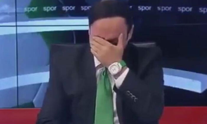 Tek tek şehitlerin isimilerini okudu bütün stat gözyaşlarına boğuldu.. (Tıkla İzle)