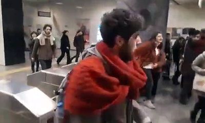 İmamoğlu’na öğrencilerden ulaşım zammı protestosu! Akbil basmadan geçtiler!. (video haber)