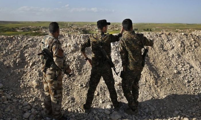 PKK/YPG’li teröristlere ”rejim kıyafeti” dağıtmışlar!.