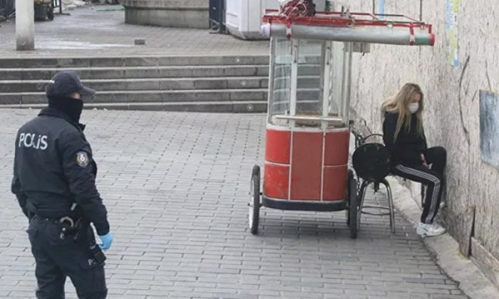 Taksim’de karantinadan kaçan kadın yakalandı!.
