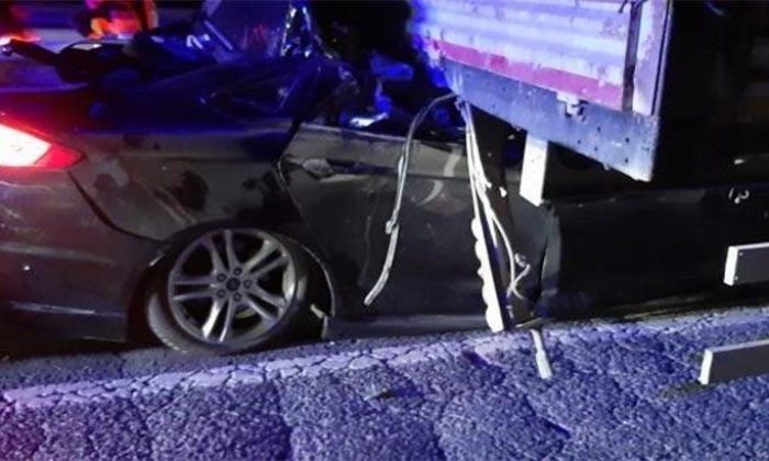 Ankara’da kaza! Otomobil TIR’ın altına girdi!.