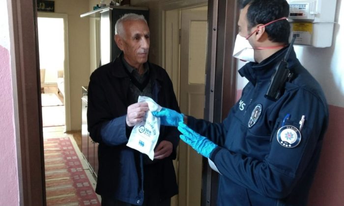 Emniyet Genel Müdürlüğü yaşlı ve hasta vatandaşlar için seferber oldu..