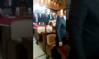 HDP’liler değil, CHP’liler! İBB’de İstiklal Marşı’na eşlik etmediler!.