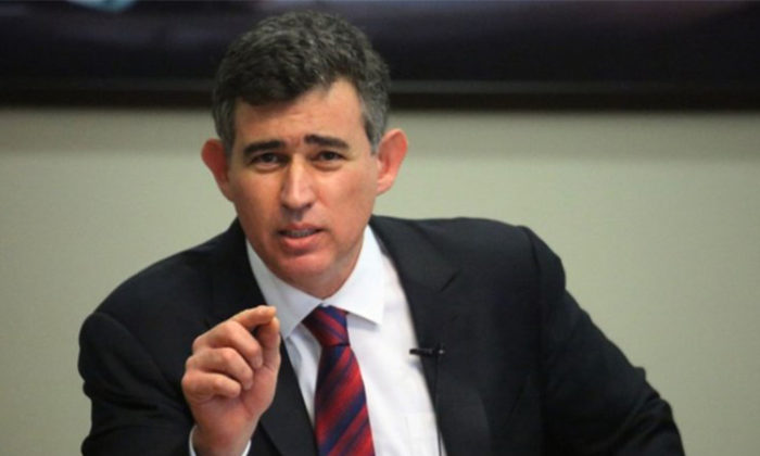 Metin Fevzioğlu sosyal medyada ki “FETÖ’cü oldun” sözlerine çıldırdı!. “Sen kim oluyorsun aşağılık!”