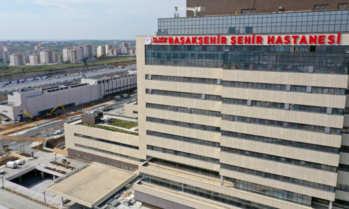 İmamoğlu “yolunu yapmayacağım” demeye devam etsin, hastane hizmete başladı!.
