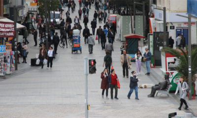 Koronavirüs vaka listesinde 2. sırada! İzmir’den şok görüntüler!.