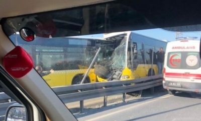 Son dakika: Avcılar’da iki metrobüs çarpıştı!.
