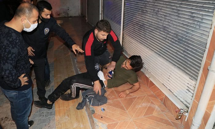 Adana’da ekmek kuyruğunda kanlı kavga…