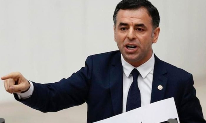 CHP’li Barış Yarkadaş, New York Times’a ülkesini kötüledi!.