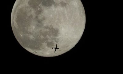 Şiir gibi.. Yerli İHA, dolunayda görüntülendi!.