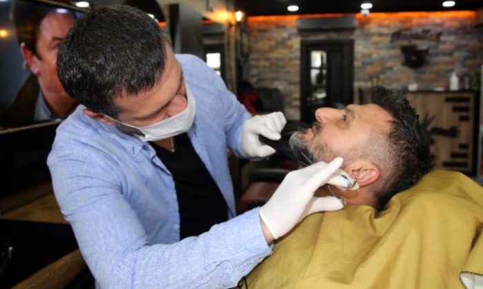 Bilim Kurulu Üyesi’nden kritik koronavirüs uyarısı: Sakın saçlarınıza dokunmayın!.