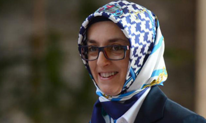 Soylu’nun istifasına duyunca zil takıp oynayan AK Parti Kadın Kolları Genel Başkanı sinsi Lütfiye’den parti teşkilatına skandal mesaj!.